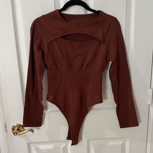 NWOT Rust Brown Long Sleeve Cutout WAIST SKIMMING Bodysuit size large